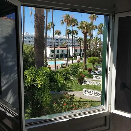Apartment Centre *