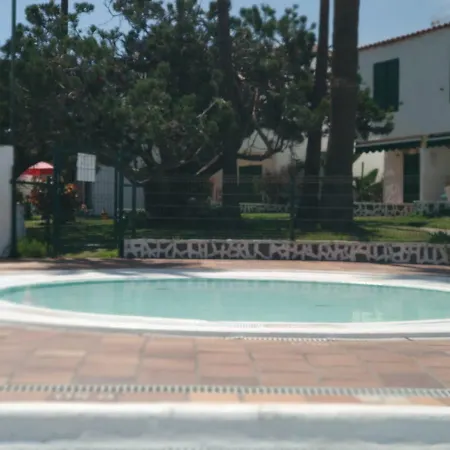 Apartment Centre *